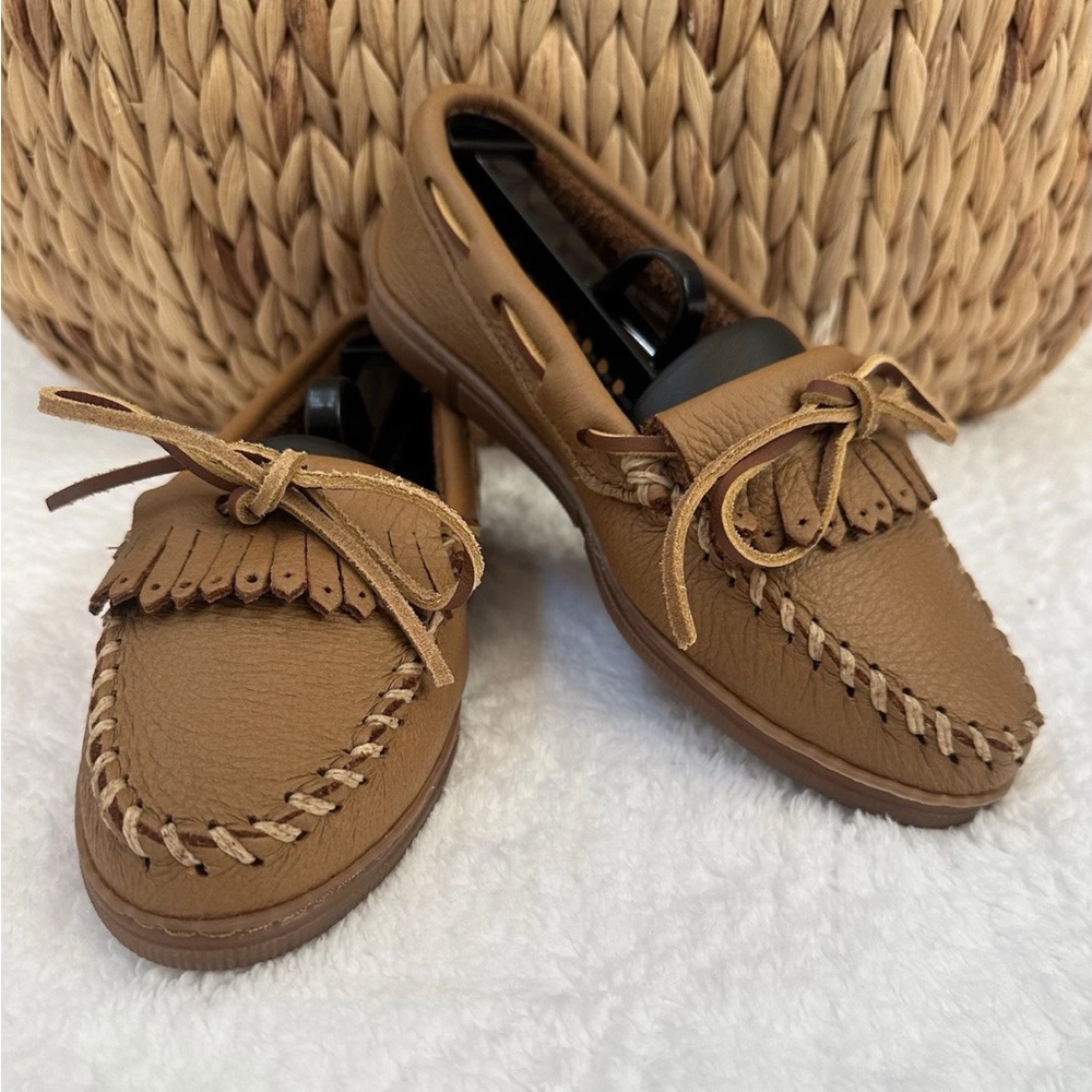 Minnetonka Women's Moosehide Kilty Natural Size 7